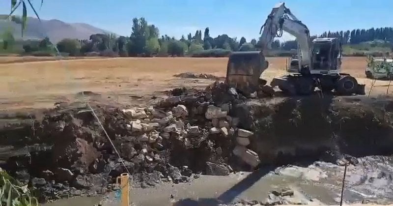  بعد إزالة التعدي في كفرزبد... إعادة المياه إلى مجراها الطبيعي (فيديو)