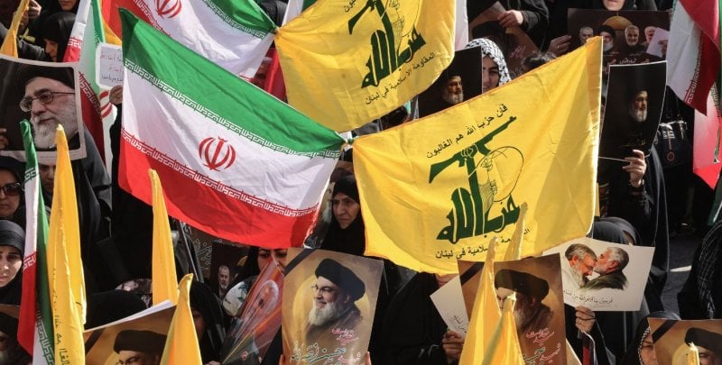 من بغداد إلى الضاحية... طهران تفتح ″الخزائن السرية″ لإنقاذ حزب الله