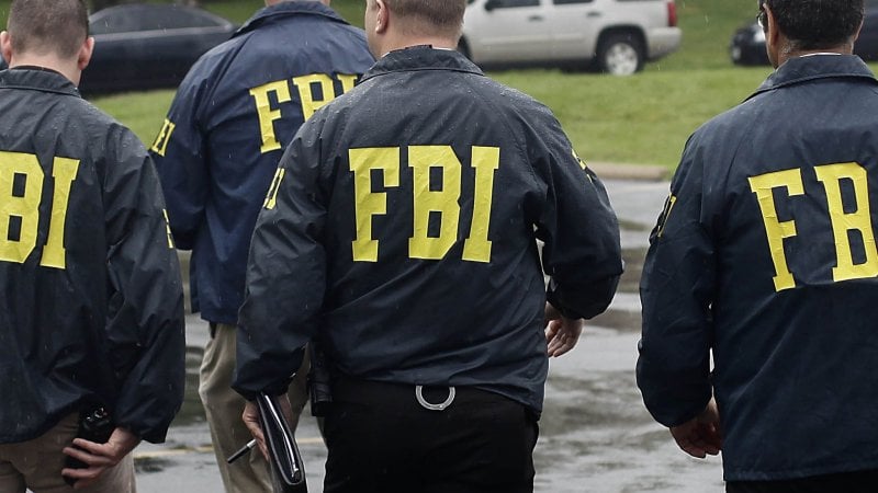 ترامب "مخبر" للـFBI... ادعاء صادم في قضية إبستين