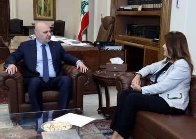 بعد سلسلة الحوادث... عون يطّلع على خطة بيرقداريان لتنظيم الطيران الشراعي