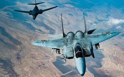 9قتلى و118 جريحًا في غارات إسرائيلية... كواليس أطول طلعة جوية على اليمن