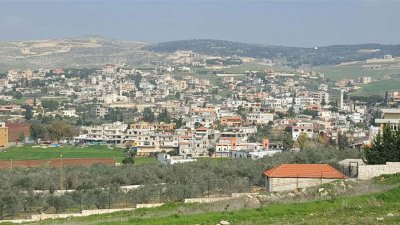 بعد سقوطه من الطابق الثاني... ابن العامين ينجو من الموت
