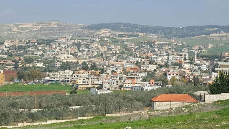 بعد سقوطه من الطابق الثاني... ابن العامين ينجو من الموت