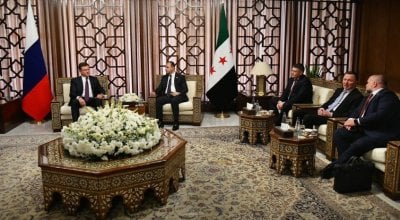 وفد روسي يصل دمشق… مباحثات شاملة لتعميق الشراكة الاستراتيجية