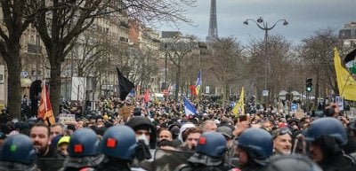 باريس تستنفر 80 ألف شرطي لمواجهة احتجاجات اليوم