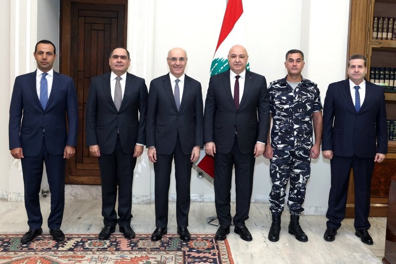 الحجار يضع عون في صورة إنجازات مكافحة التهريب والمخدرات (صورة)