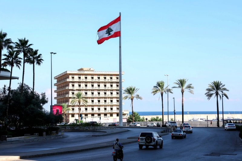 تفاهمات جزئية... مفاوضات خلف الكواليس تسابق المهلة الدولية!
