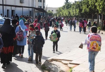 المدرسة الرسمية في إختبار جديد.... عام دراسي مؤقت للنازحين؟
