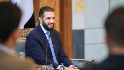 الشرع يفجّر مفاجأة: روسيا انسحبت من المعارك بالإتفاق مع الثوار