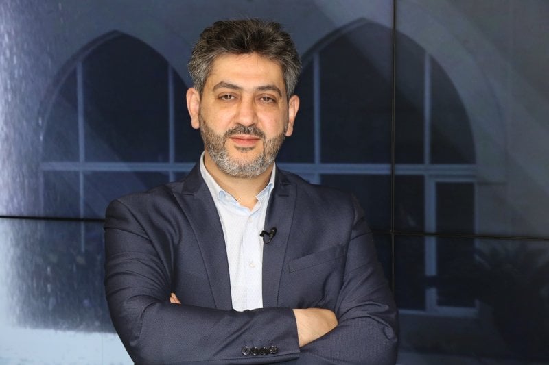 فادي بودية ينفجر غضبًا ويستهزئ بـ "فأر إسرائيل" ويُشهر "سلاح المقاومة": قد ما كبرت الخسة آخرتها سلطة!
