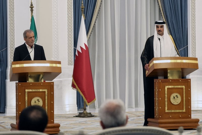 قبيل قمة الدوحة... بزشكيان يدعو الدول الإسلامية إلى قطع العلاقات مع إسرائيل 