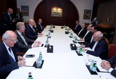 لقاء بين عون وبزشكيان في الدوحة: تشديد على عدم التدخل في الشؤون الداخلية