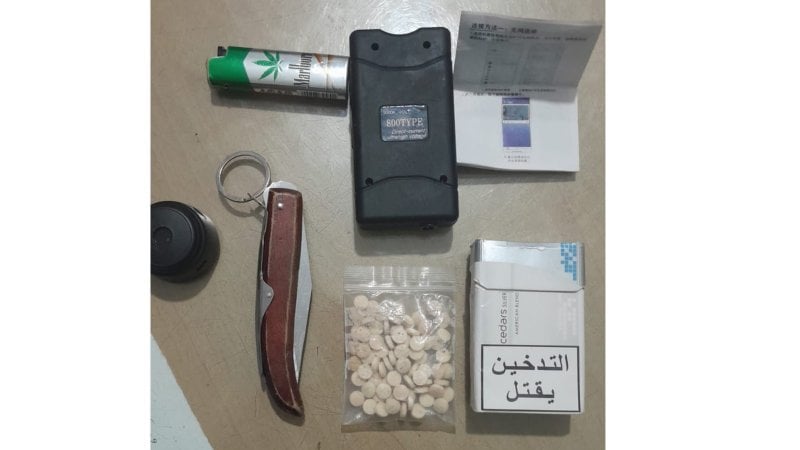 "الأمن" يوقف مروّج مخدرات في جونية ويضبط بحوزته كبتاغون وأسلحة