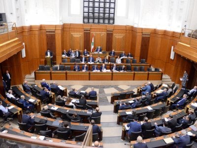 نواب خائفون من الناس
