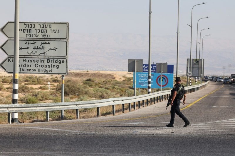 الجيش الإسرائيلي يكشف هوية قتلى معبر اللنبي… والخارجية تهاجم الأردن