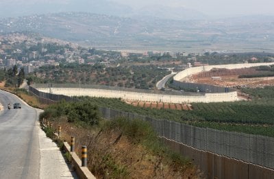 لبنان في موقع واحد مع إسرائيل
