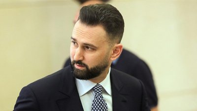 جنبلاط للشباب الجدد: اخترتم طريق التحدي والنضال