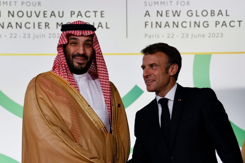 بن سلمان وماكرون يبحثان نتائج مؤتمر "تحالف حل الدولتين"