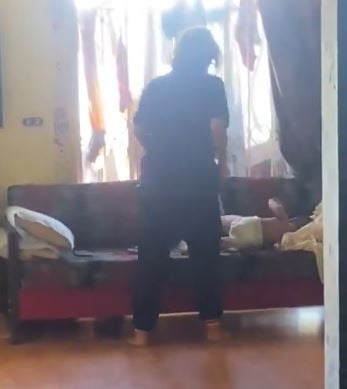 عنّفت طفلها بوحشية... و"الأمن" يتحرّك بعد الفيديو الصادم