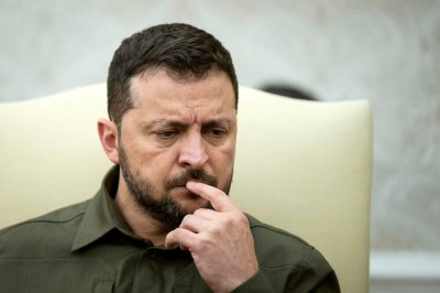 صواريخ ومسيرات تضرب أوكرانيا... وزيلينسكي يتحدث عن 