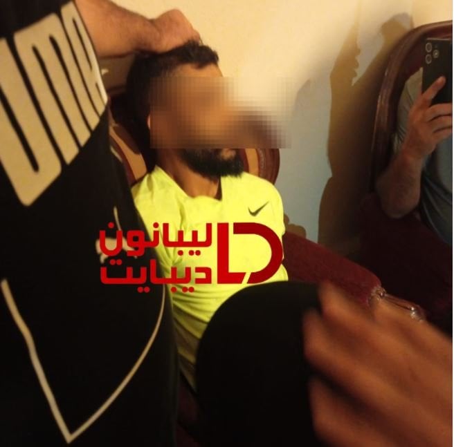 وجده نائمًا في فراشه... تفاصيل صادمة عن الفار من مخفر الدوير!
