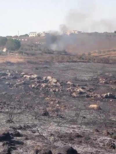  في تل نحاس... ألسنة اللهب تلامس المنازل ومحيط مركز لليونيفيل (صور)