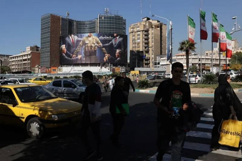 الاقتصاد الإيراني في مواجهة جديدة... تفاصيل العقوبات العائدة