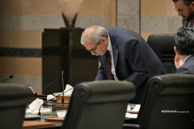 بدلاء يترقبون سقوط نواف سلام 
