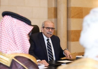 نواف سلام.. وحده من يقرر
