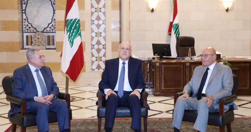 الرؤساء السابقون: أولوية المرحلة تعزيز وحدة الدولة واحترام الدستور