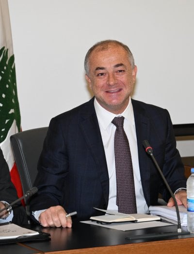 تسجيل المغتربين ينطلق قريبًا... بوصعب يحسم الجدل: لا تأجيل للانتخابات النيابية