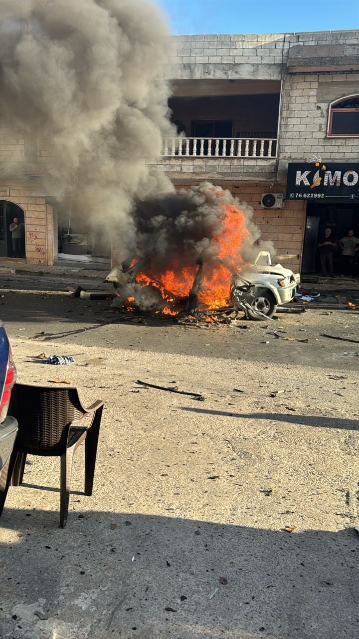 بالفيديو والصور: استهداف "بيك آب" في كفرا... وسقوط شهيد