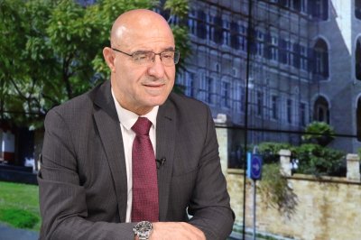 فيصل عبد الساتر يضغط على الزناد ويعلن دخول المنطقة في 