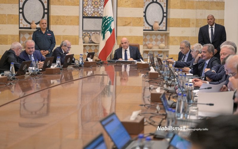 مخرج سياسي يخالف القانون... ماذا يعني تعليق "رسالات"؟