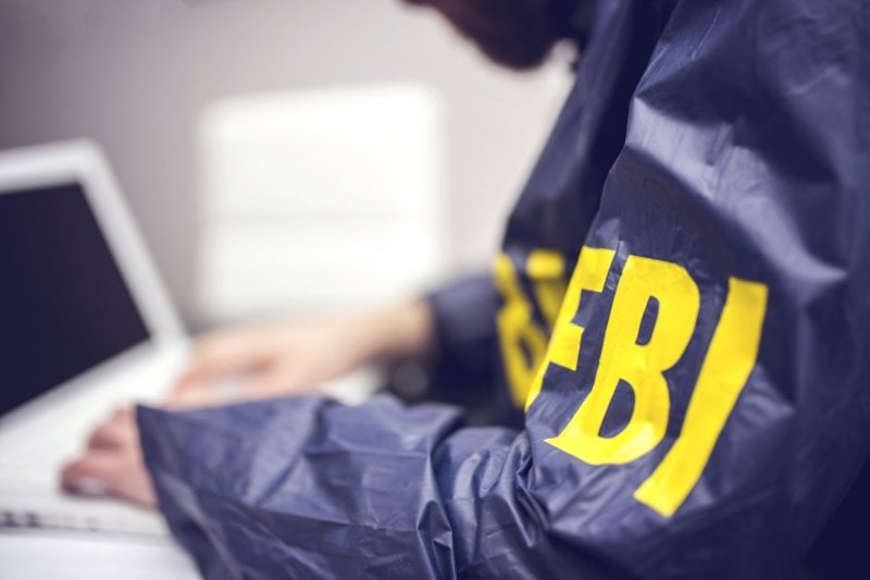 زلزال داخل الـFBI... فصل موظفين بسبب "فضيحة"