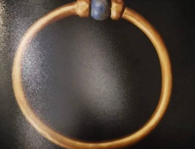 بعد سرقة السوار الذهبي... اختفاء لوحة فرعونية نادرة في مصر 