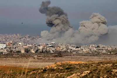 مباحثات مصر... تباين حاد بين 