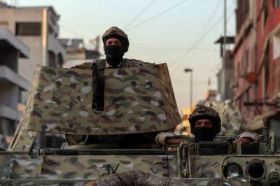مجلس الوزراء يبدأ بتقرير الجيش... هل تلجم الاتصالات التفجير؟