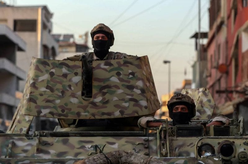 مجلس الوزراء يبدأ بتقرير الجيش... هل تلجم الاتصالات التفجير؟