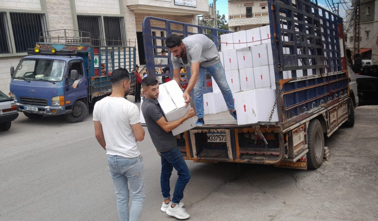 "حزب الله" يوزّع مساعدات غذائية لـ6500 عائلة نازحة في عكار