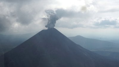 بعد 100 سنة… بركان في كامتشاتكا يستيقظ