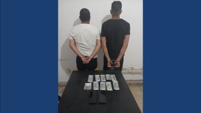 يروّجان العملة المزيّفة... 