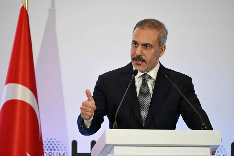 نتنياهو يمتلك دائماً "خطة ب"... فيدان: استبعد أن تكون لديه فرصة للمناورة بشأن غزة