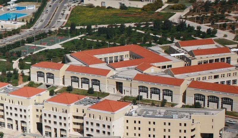 طلاب خارج السكن الجامعي… إلا بالواسطة
