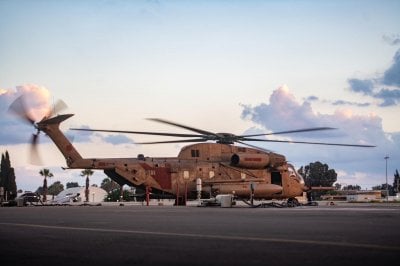 تحرك قوافل السجون لإخلاء الأسرى... صفقة التبادل تبدأ ميدانيًا: استعداد جوي لعودة الرهائن (فيديو)