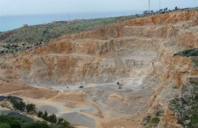 حملة “بيئية” أم تصفية حسابات؟ حقائق كاملة عن ملف كسارة البعاصير
