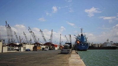 بسبب عرقلة دخول وخروج البضائع... بيان من مصلحة مرفأ طرابلس