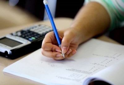 الأزمة تتفاقم… وتحذير قبل فوات الأوان: إقرار الزيادات أو لا امتحانات!
