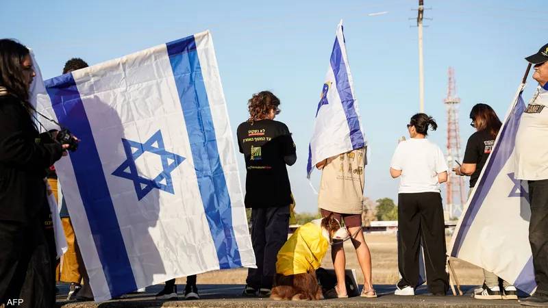 "لن نمضي خطوة واحدة"… عائلات الرهائن تشترط تأجيل الاتفاق مع حماس