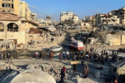 عمليات تحت أنقاض غزة... وإليكم أول دولة تكشف مشاركتها